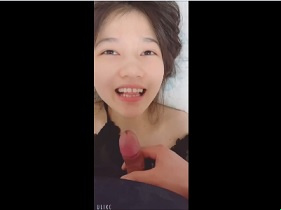 Dia gadis cantik dan baik hati yang jilatannya menghangatkan hati